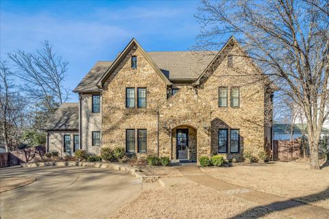 Photo of 2302 MADISON AVE, Memphis, TN 38104 (MLS # 10216545)