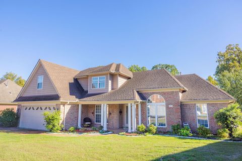 Photo of 9275 DURHAMSHIRE ST, Cordova, TN 38016 (MLS # 10208082)