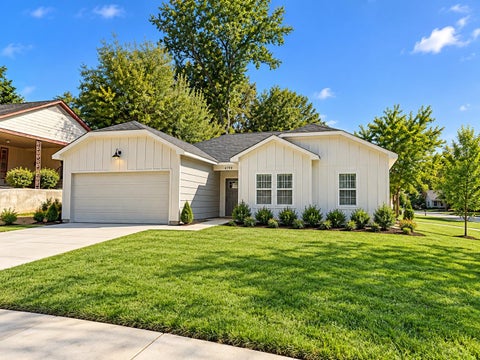 Photo of 4799 WALDEN GLEN ST, Memphis, TN 38128 (MLS # 10232115)