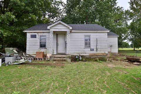Photo of 224 KELLAR AVE, Ripley, TN 38063 (MLS # 10207175)