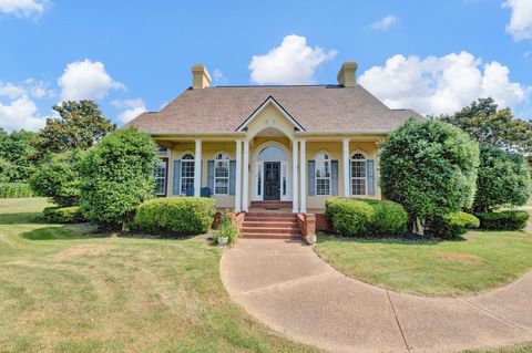 Photo of 914 BEAVER CREEK RD, Brighton, TN 38011 (MLS # 10211171)