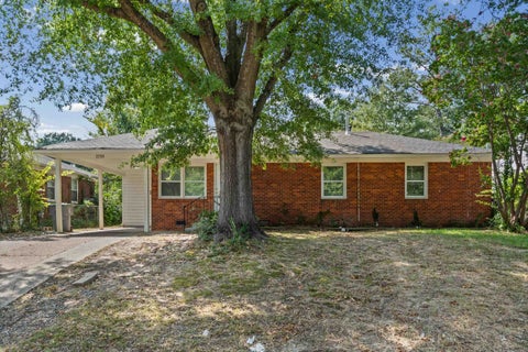 Photo of 1755 DORRIE LN, Memphis, TN 38117 (MLS # 10230356)
