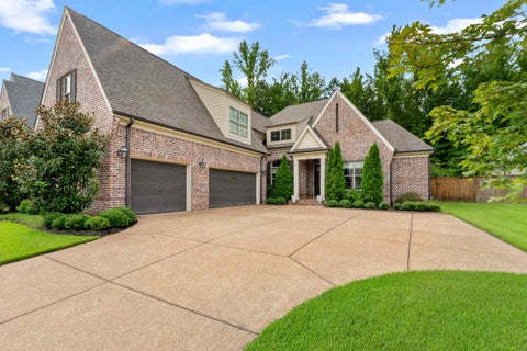 Photo of 565 SAUNDERS CREEK CIR, Rossville, TN 38066 (MLS # 10226795)