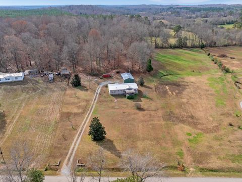 Photo of 416 HANEY SCHOOL RD, Decaturville, TN 38329 (MLS # 10210602)
