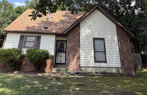 Photo of 5696 SHAGBARK CT, Memphis, TN 38115 (MLS # 10227837)