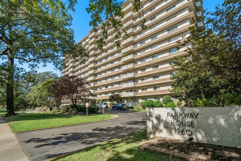 Photo of 1960 N PARKWAY AVE N 510 #510, Memphis, TN 38112 (MLS # 10233014)