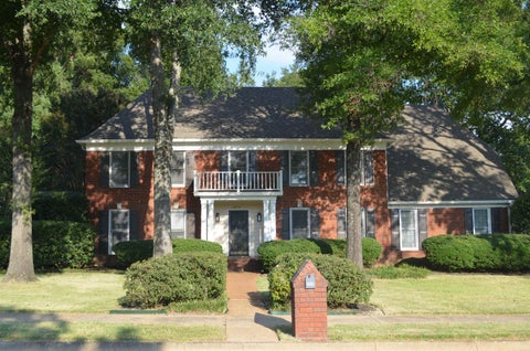 Photo of 2910 BELGRAVE DR, Germantown, TN 38138 (MLS # 10230702)