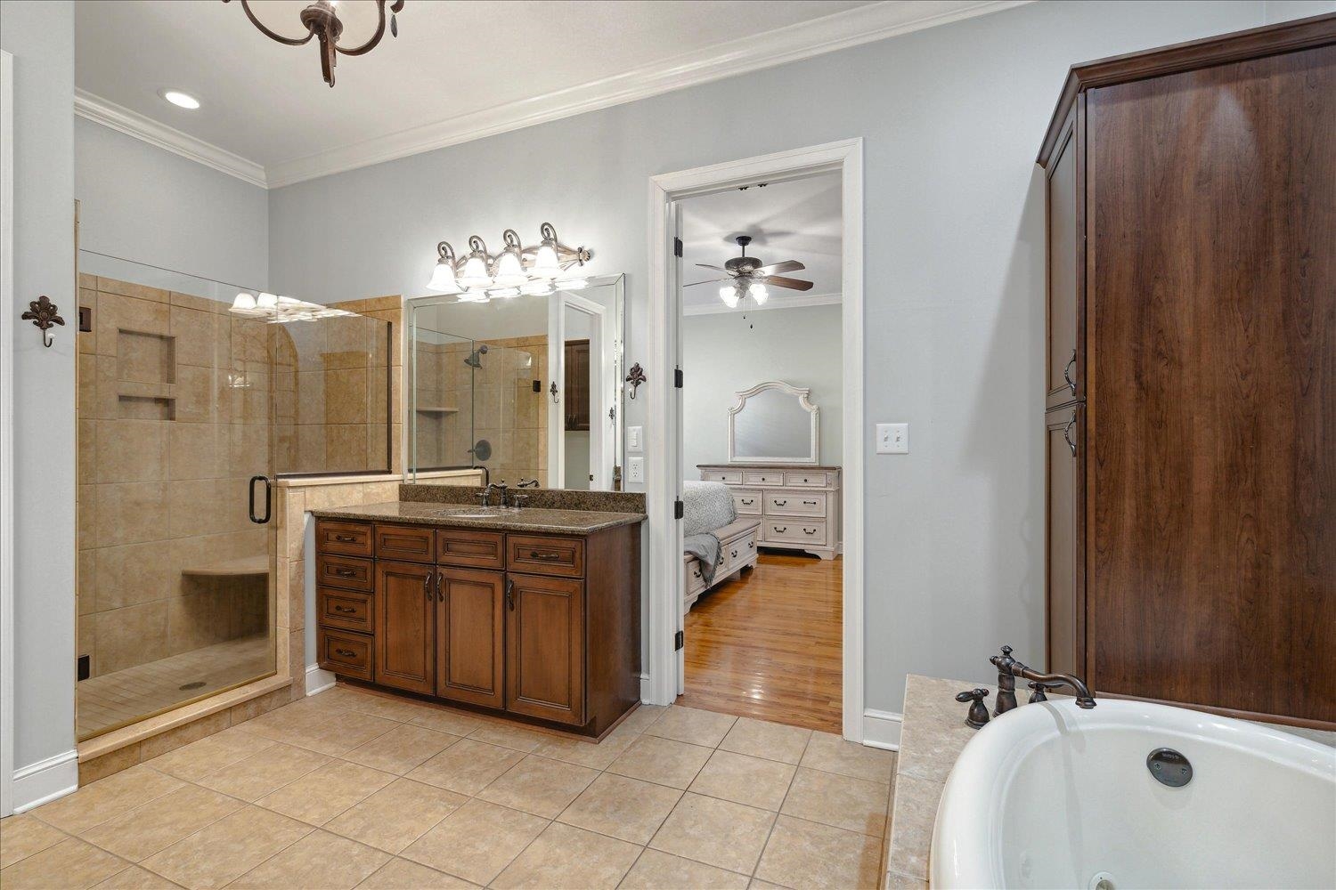 Collierville, Tennessee 38017, United States, 4 Bedrooms Bedrooms, ,3 BathroomsBathrooms,Residential,Pending,35937