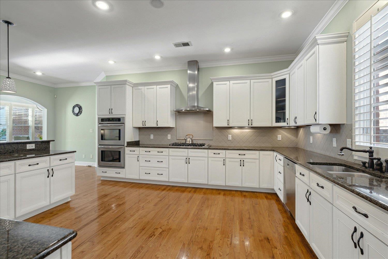 Collierville, Tennessee 38017, United States, 4 Bedrooms Bedrooms, ,3 BathroomsBathrooms,Residential,Pending,35937