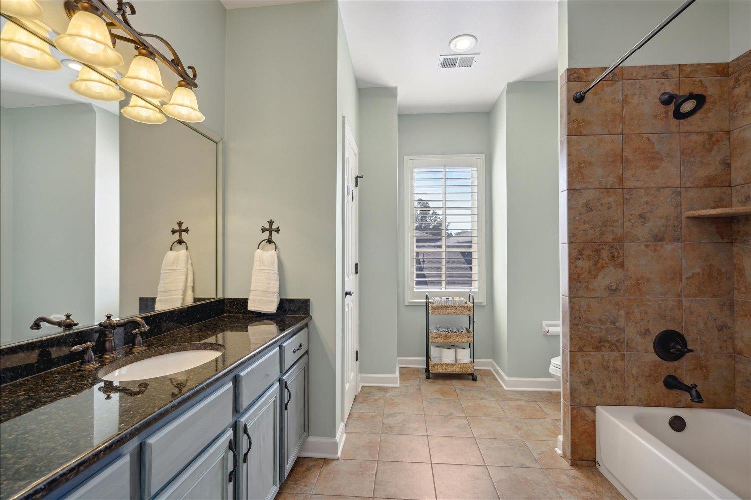 Collierville, Tennessee 38017, United States, 4 Bedrooms Bedrooms, ,3 BathroomsBathrooms,Residential,Pending,35937