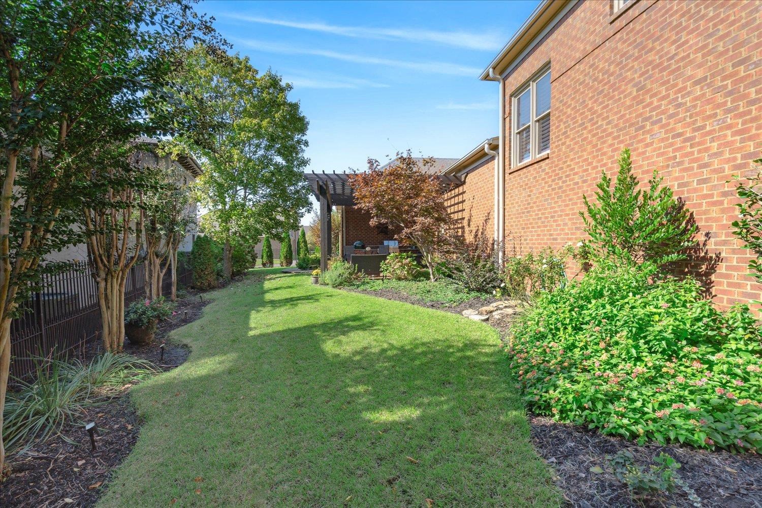 Collierville, Tennessee 38017, United States, 4 Bedrooms Bedrooms, ,3 BathroomsBathrooms,Residential,Pending,35937