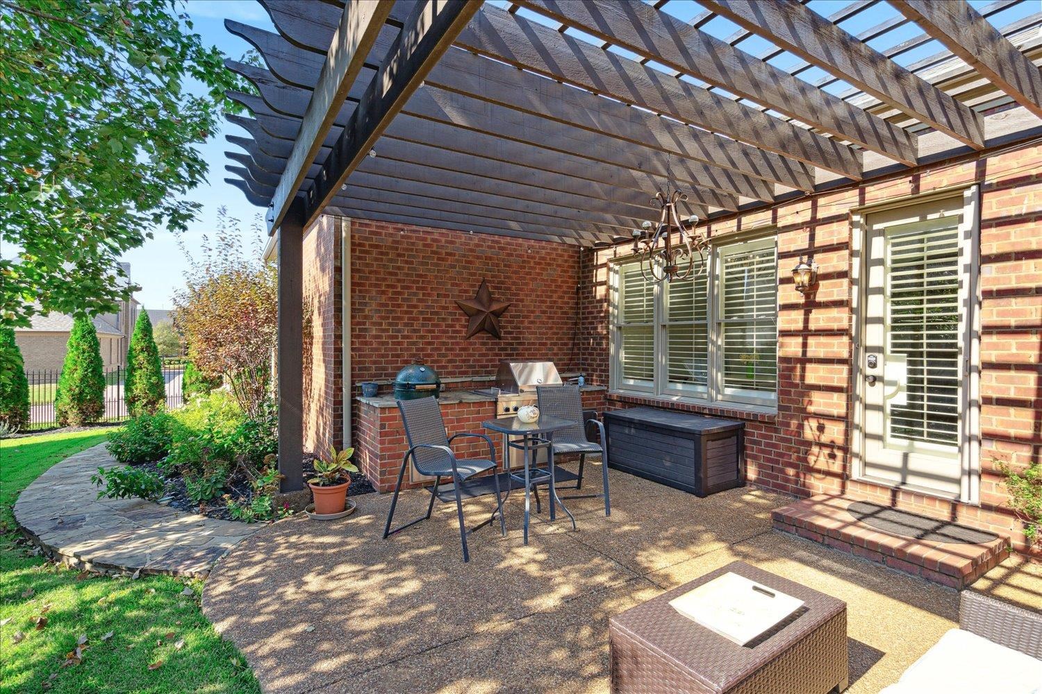 Collierville, Tennessee 38017, United States, 4 Bedrooms Bedrooms, ,3 BathroomsBathrooms,Residential,Pending,35937