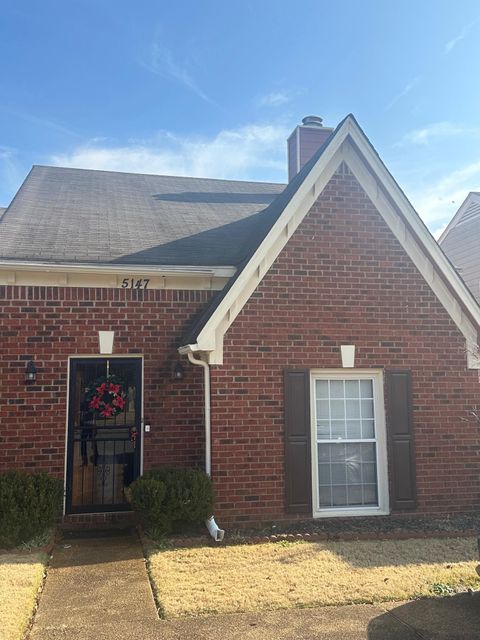 Photo of 5147 WALTON LAKE ST, Memphis, TN 38118 (MLS # 10211675)