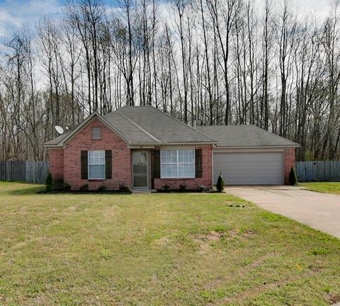 Photo of 125 PINE RIDGE LN, Oakland, TN 38060 (MLS # 10217246)