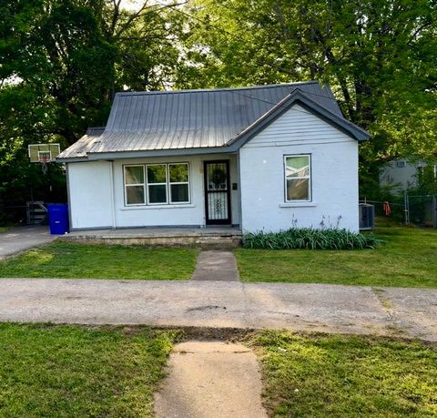 Photo of 415 PATTERSON RD, Savannah, TN 38372 (MLS # 10219882)