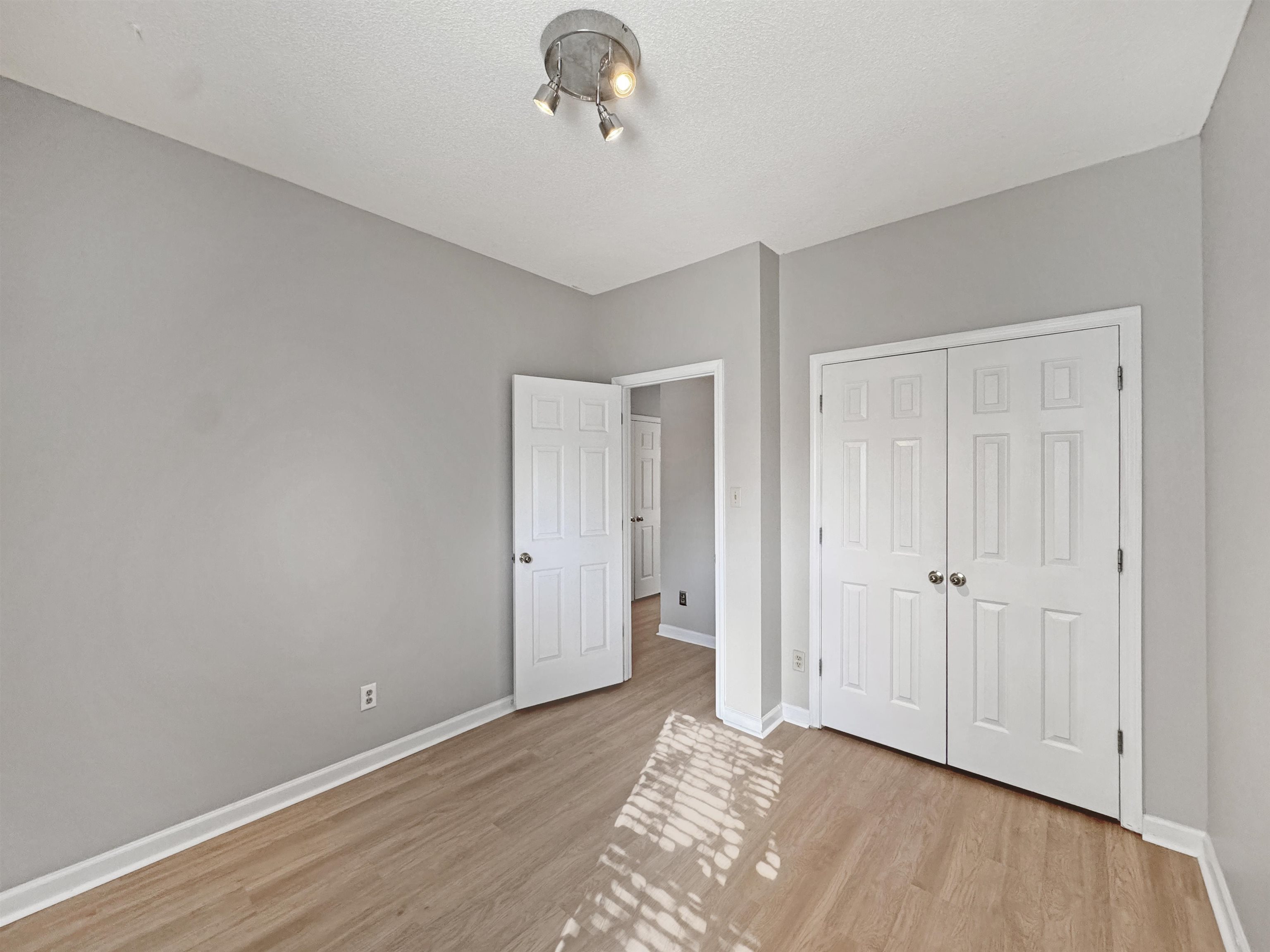 Memphis, Tennessee 38018, United States, 3 Bedrooms Bedrooms, ,2 BathroomsBathrooms,Residential,Active,237333