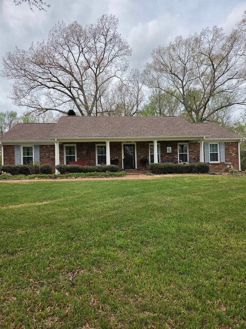 Photo of 350 COUNTRY CLUB RD, Unincorporated, TN 38068 (MLS # 10218431)