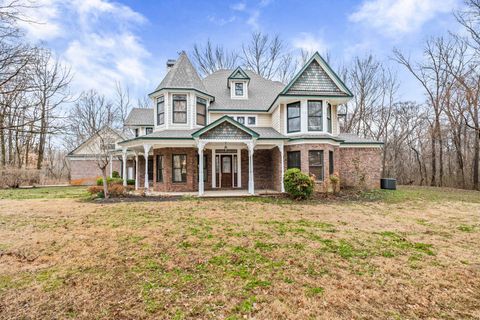 Photo of 28 TIPTON LAKE CIR E, Millington, TN 38053 (MLS # 10217490)