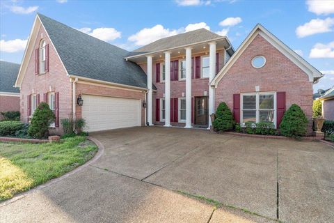 Photo of 937 N WARWICK OAKS LN N, Collierville, TN 38017 (MLS # 10217980)