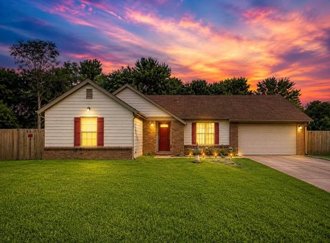 Photo of 7303 HILLSHIRE DR, Memphis, TN 38133 (MLS # 10223905)