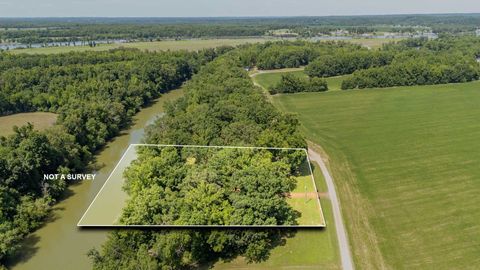 Photo of 540 TEAL LN, Savannah, TN 38372 (MLS # 10223278)