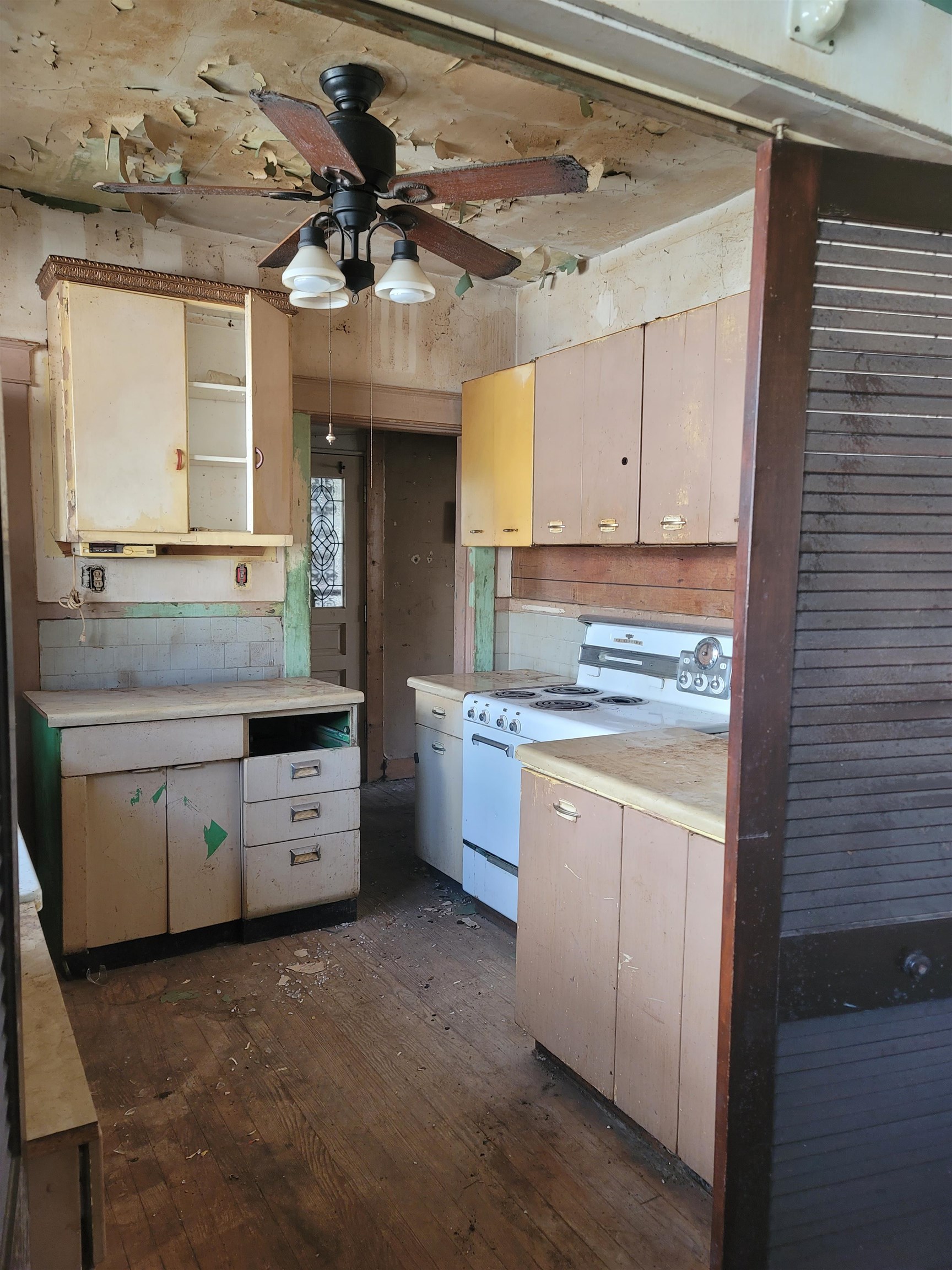 Memphis, Tennessee 38104, United States, 4 Bedrooms Bedrooms, ,2 BathroomsBathrooms,Residential,Pending,227330