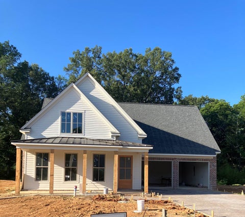 Photo of 275 MOSSBERRY LN, Collierville, TN 38017 (MLS # 10223720)