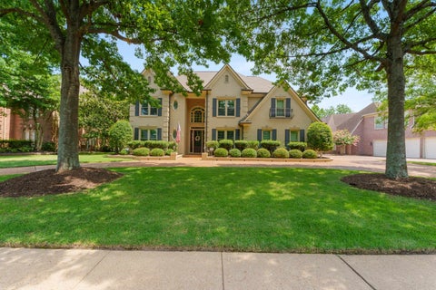 Photo of 9445 GROVE TRAIL LN, Germantown, TN 38139 (MLS # 10225431)