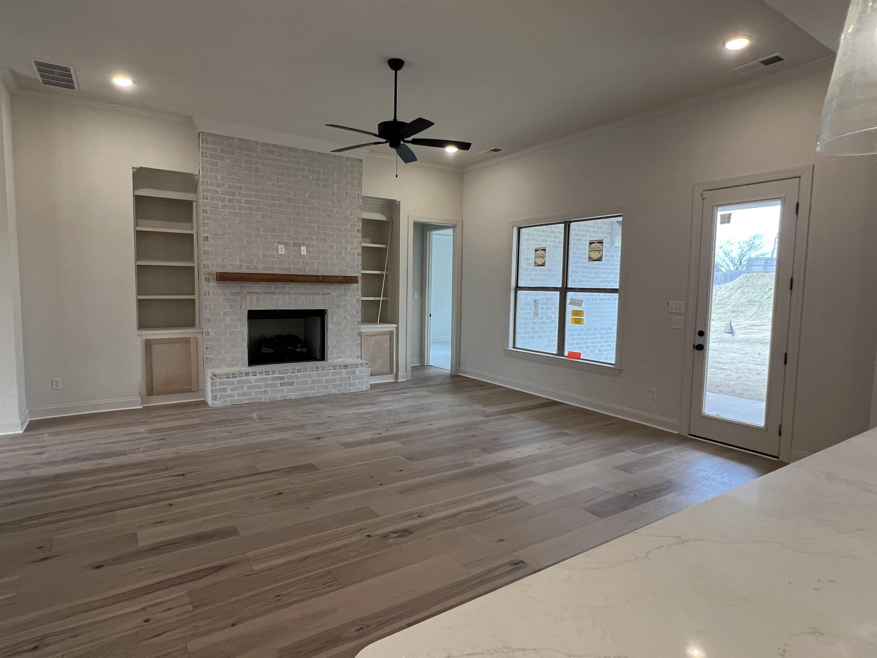 Lakeland, Tennessee 38002, United States, 4 Bedrooms Bedrooms, ,3 BathroomsBathrooms,Residential,Active,30820