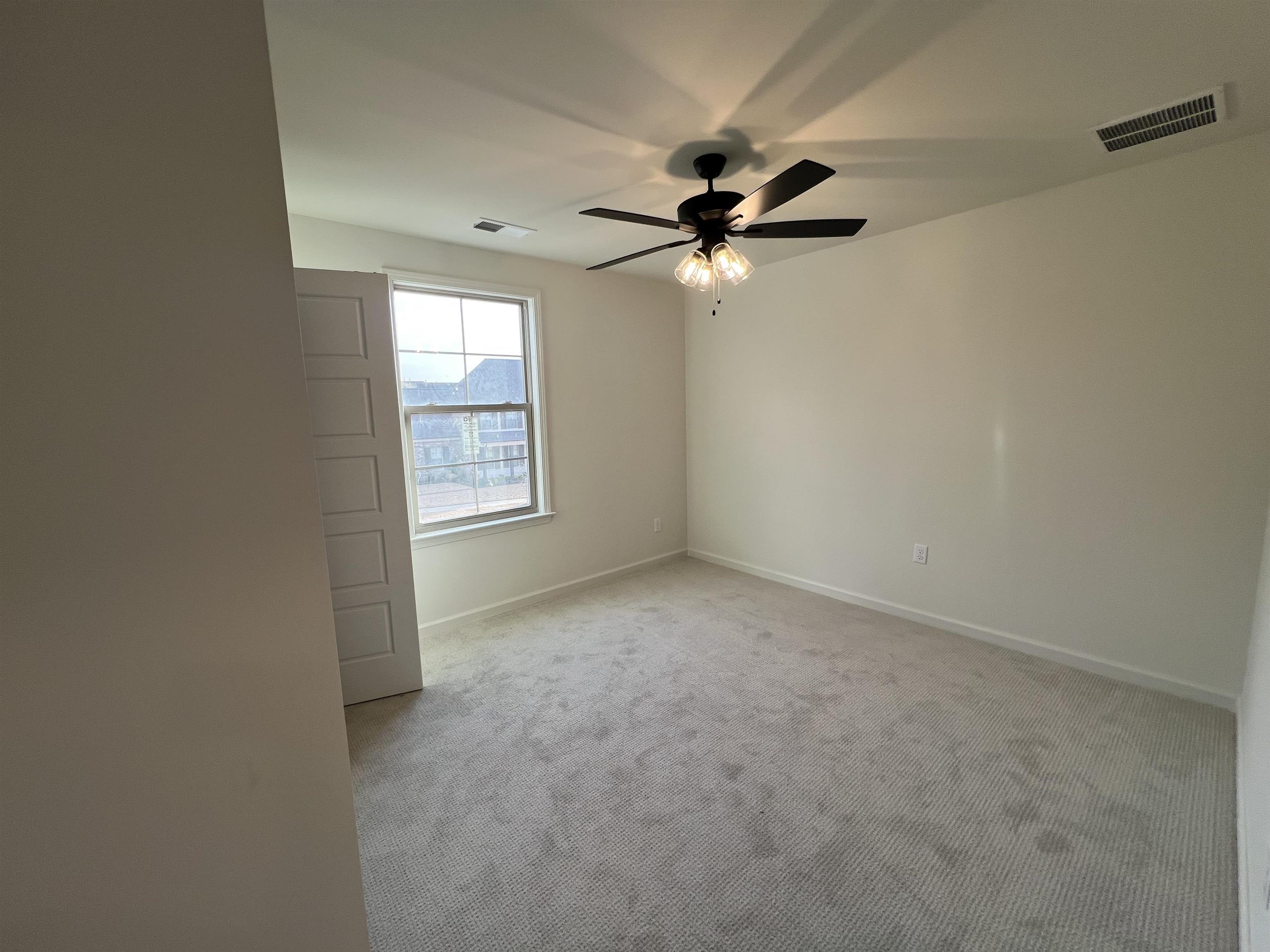 Lakeland, Tennessee 38002, United States, 4 Bedrooms Bedrooms, ,3 BathroomsBathrooms,Residential,Active,30820