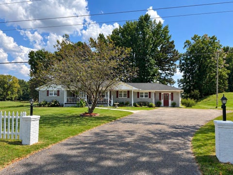 Photo of 7840 MUNFORD GILTEDGE RD, Burlison, TN 38015 (MLS # 10229888)