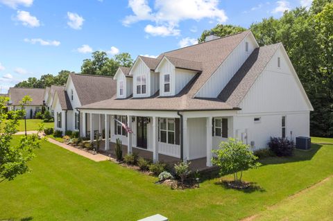 Photo of 100 GRANGE ST, Piperton, TN 38017 (MLS # 10222853)