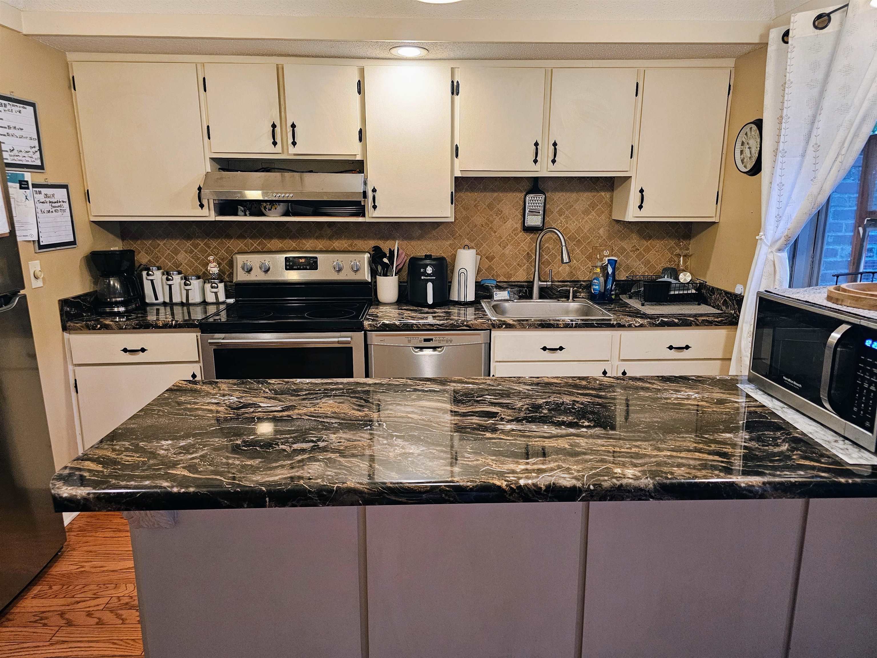 1212 BRISTOL DR 1212