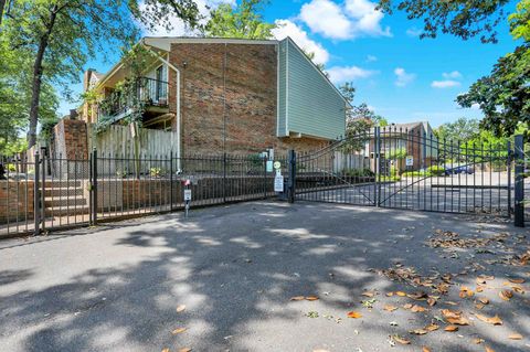 Photo of 697 S BELVEDERE BLVD B #B, Memphis, TN 38104 (MLS # 10214201)