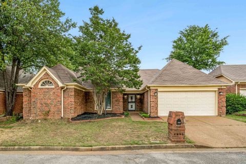 Photo of 6758 WILLOW WAY LN, Memphis, TN 38141 (MLS # 10221811)
