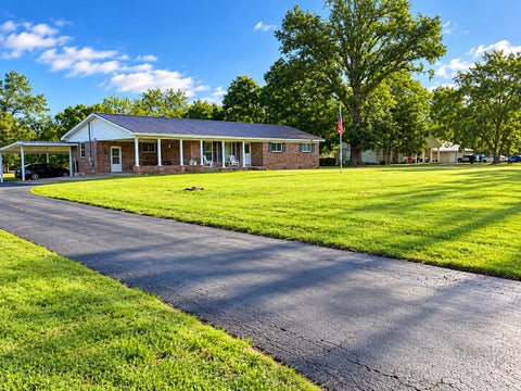 Photo of 135 MAIN ST, Saltillo, TN 38370 (MLS # 10232117)