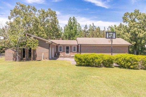 Photo of 364 DEBBIE CIR, Selmer, TN 38375 (MLS # 10221366)
