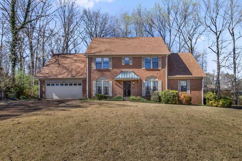 Photo of 2481 CARROLLWOOD LN, Memphis, TN 38016 (MLS # 10216657)
