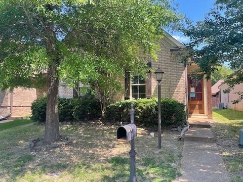 Photo of 6916 LAGRANGE PINES DR, Cordova, TN 38018 (MLS # 10206269)