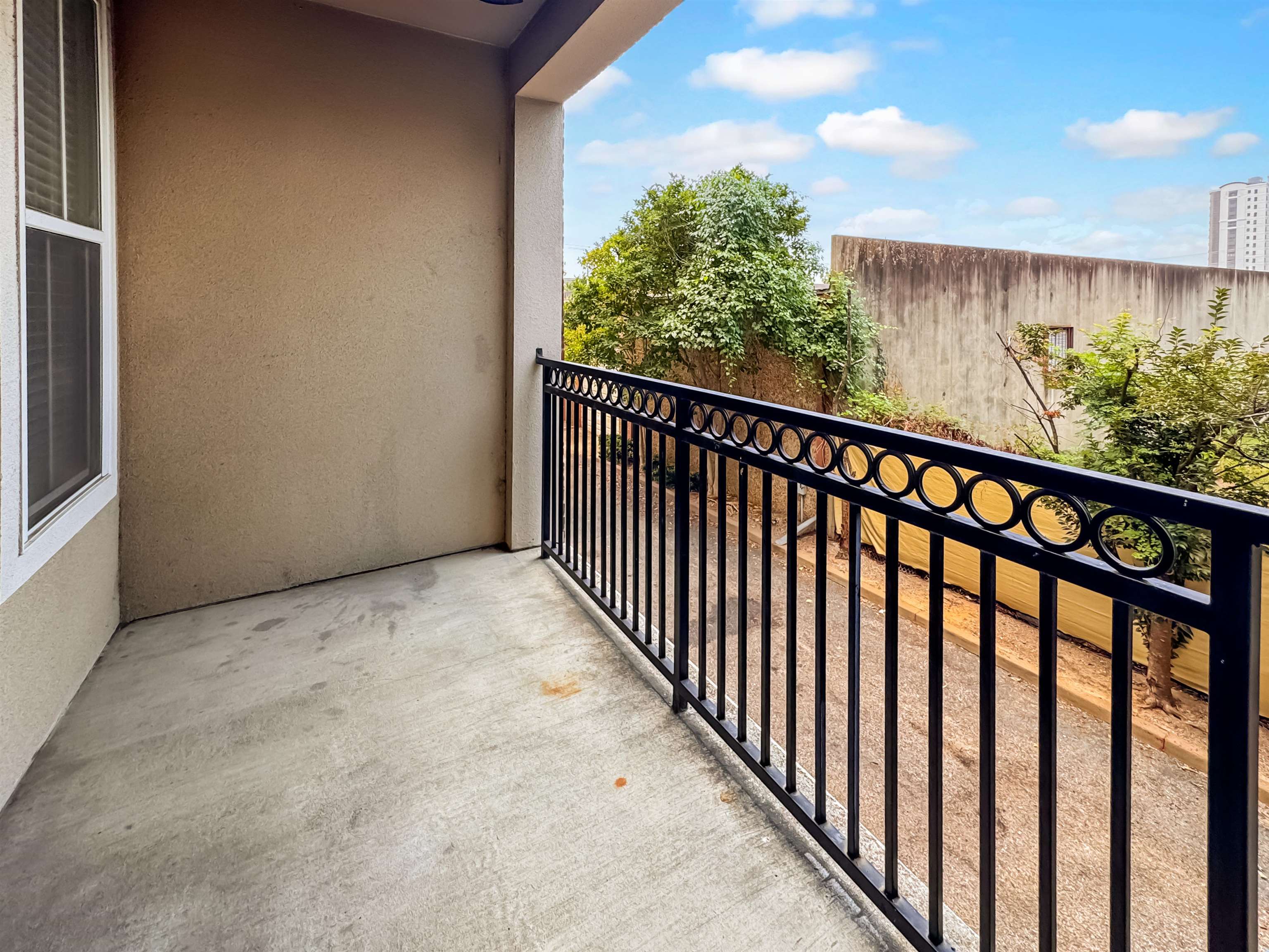 Memphis, Tennessee 38103, United States, 2 Bedrooms Bedrooms, ,2 BathroomsBathrooms,Residential,Active,182836