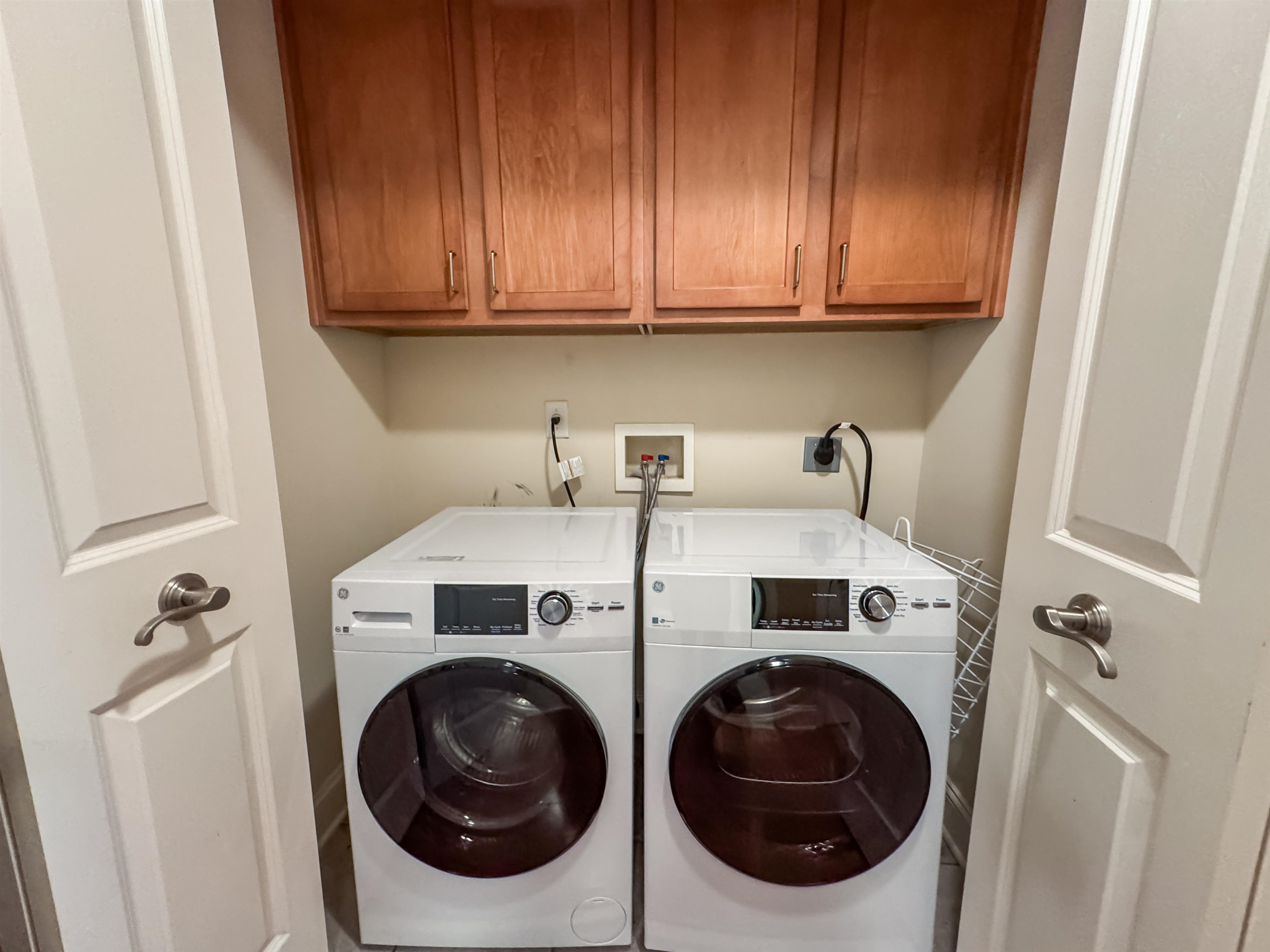 Memphis, Tennessee 38103, United States, 2 Bedrooms Bedrooms, ,2 BathroomsBathrooms,Residential,Active,182836