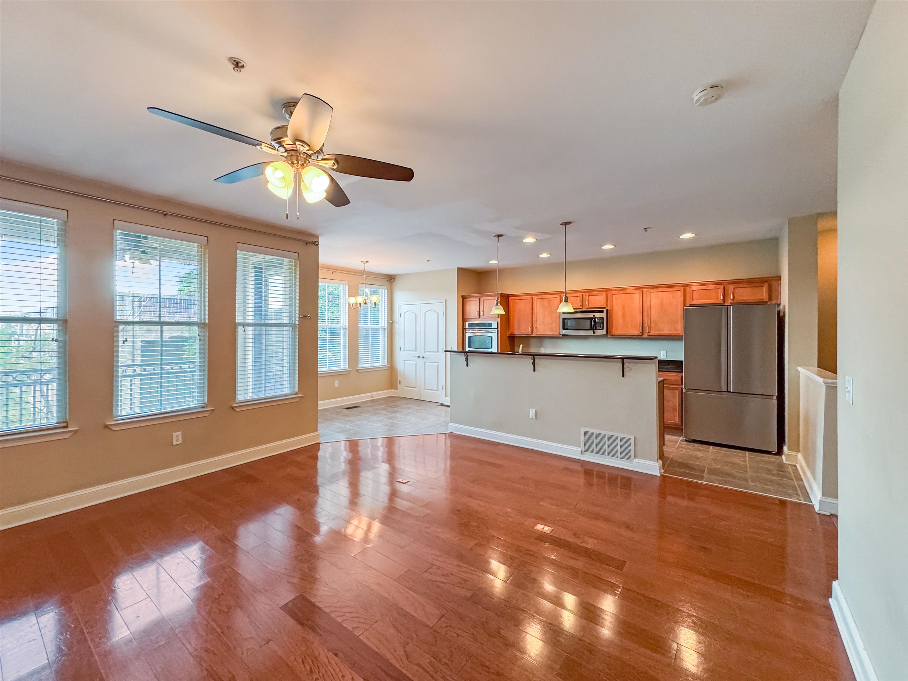 Memphis, Tennessee 38103, United States, 2 Bedrooms Bedrooms, ,2 BathroomsBathrooms,Residential,Active,182836