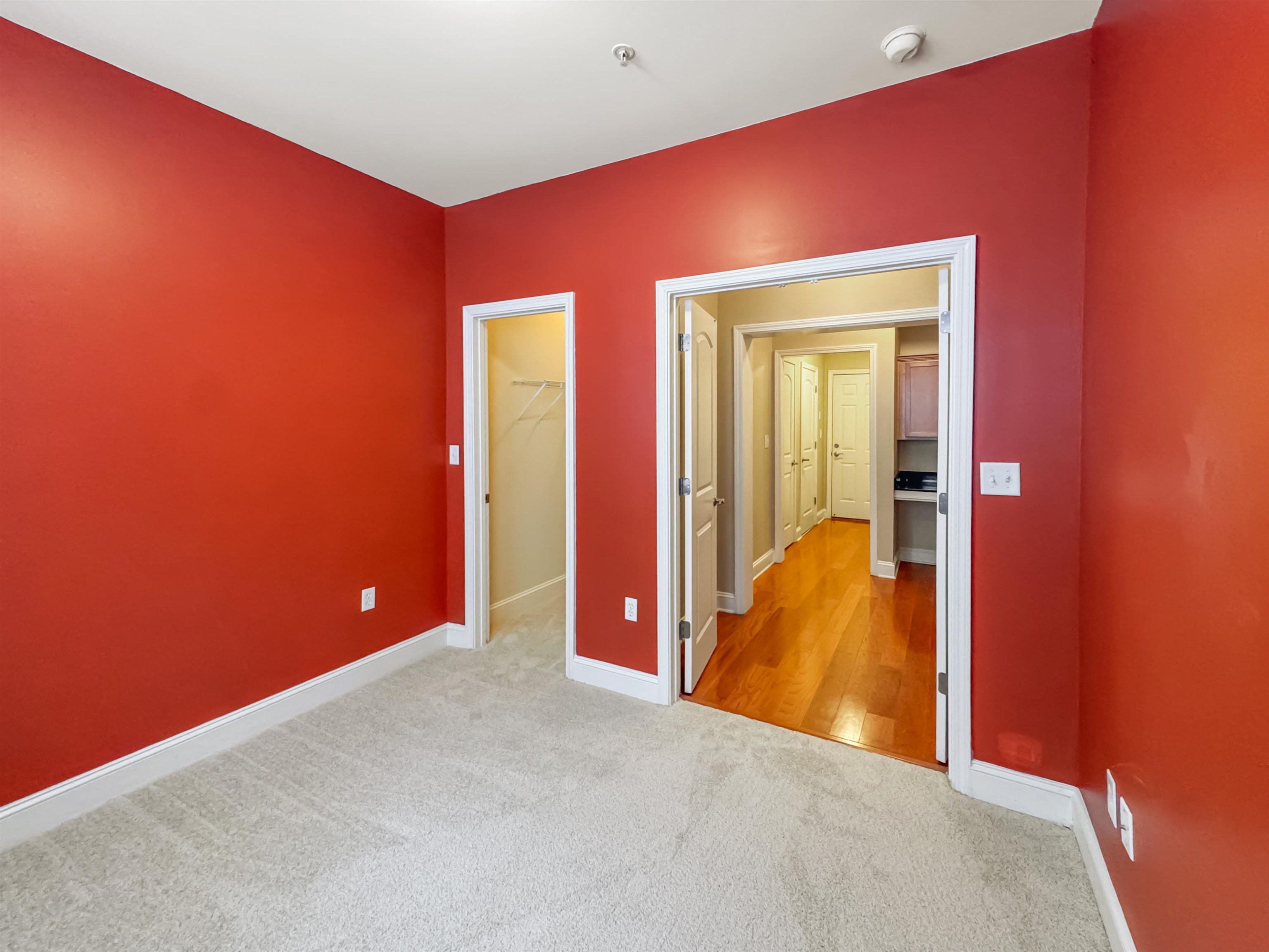 Memphis, Tennessee 38103, United States, 2 Bedrooms Bedrooms, ,2 BathroomsBathrooms,Residential,Active,182836