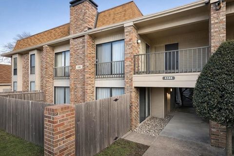 Photo of 6588 S POPLAR WOODS 2 #2, Germantown, TN 38138 (MLS # 10220168)