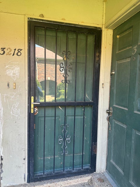 Photo of 3218 THIRTEEN COLONY MALL 4B #4B, Memphis, TN 38115 (MLS # 10230859)