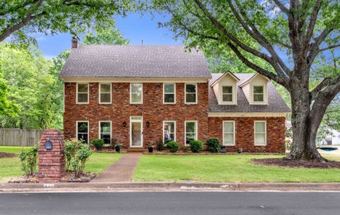 Photo of 690 ROLLING OAKS LN, Collierville, TN 38017 (MLS # 10220248)