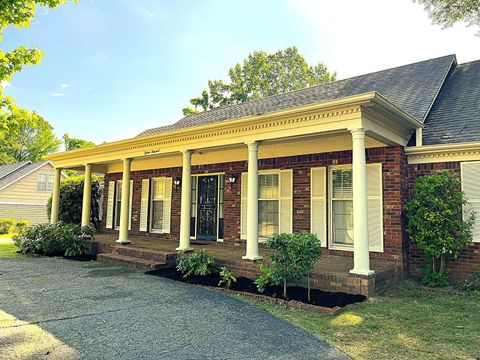Photo of 1500 KIRBY PARK, Memphis, TN 38120 (MLS # 10222839)