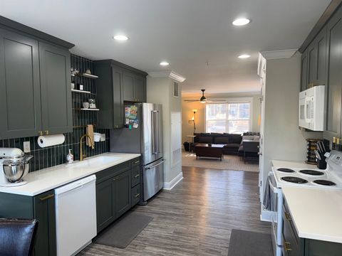 Photo of 1101 TREE TOP WAY 1811 #1811, Knoxville, TN 37920 (MLS # 10211700)