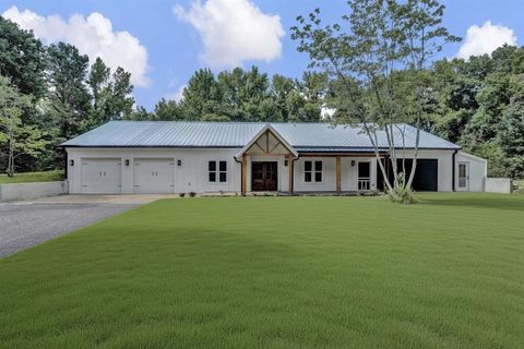 Photo of 9700 N HELENE CV, Millington, TN 38053 (MLS # 10210622)