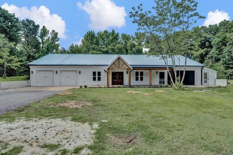 Photo of 9700 N HELENE CV, Millington, TN 38053 (MLS # 10210622)